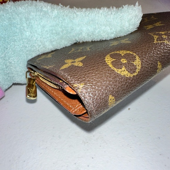 127 Preloved Louis Vuitton Monogram Porte Monnaie Tresor Wallet ($⬇️ 2/11/25) - Picture 11 of 16